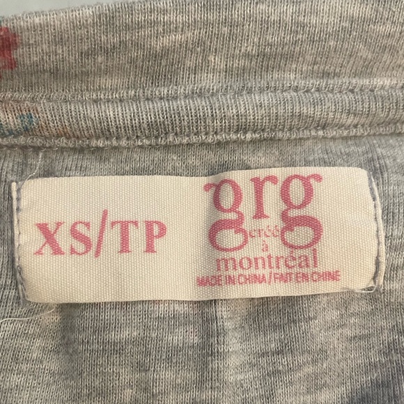 Extra Small(XS) GRG Créé à Montréal Rose Sweater - Picture 2 of 2